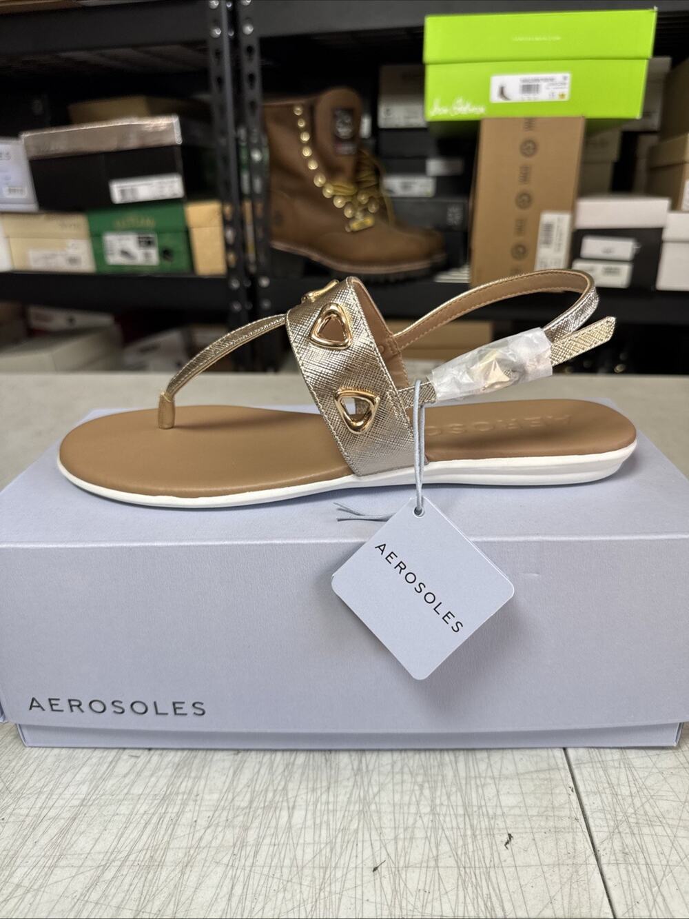 Women's 9.5 Aerosoles Iago Flat Sandal, Gold Metallic Textured Faux Leather M